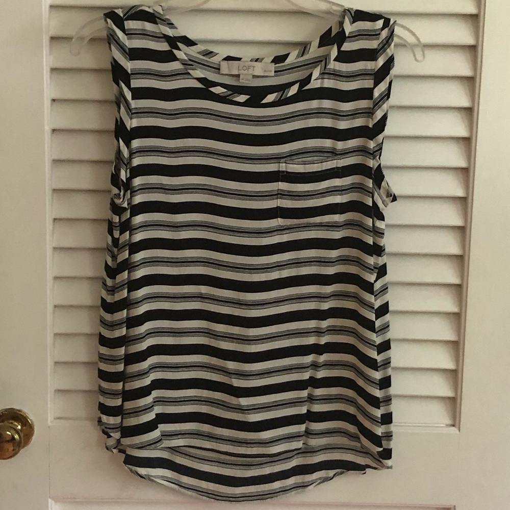 LOFT Sleeveless Blouse MP EUC Black and White Striped